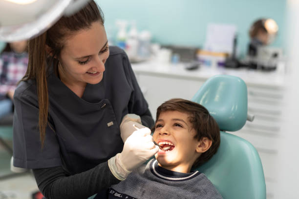 Best Emergency Tooth Extraction  in Naples Manor, FL